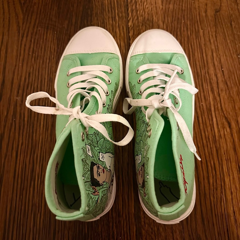 Size 7 Woman’s Rip n’ Dip Mint Green Custom Frida Kahlo Converse